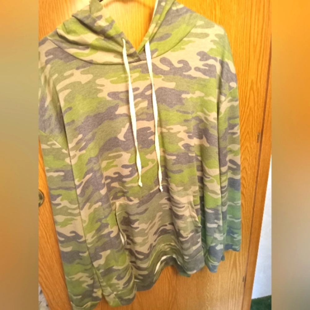 Shirt w/hood